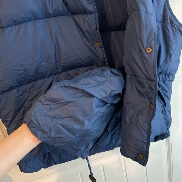L.L. Bean Bright Navy Blue Button Up Foldable Storage Puffer Vest Sz XL in GUC - Picture 8 of 8